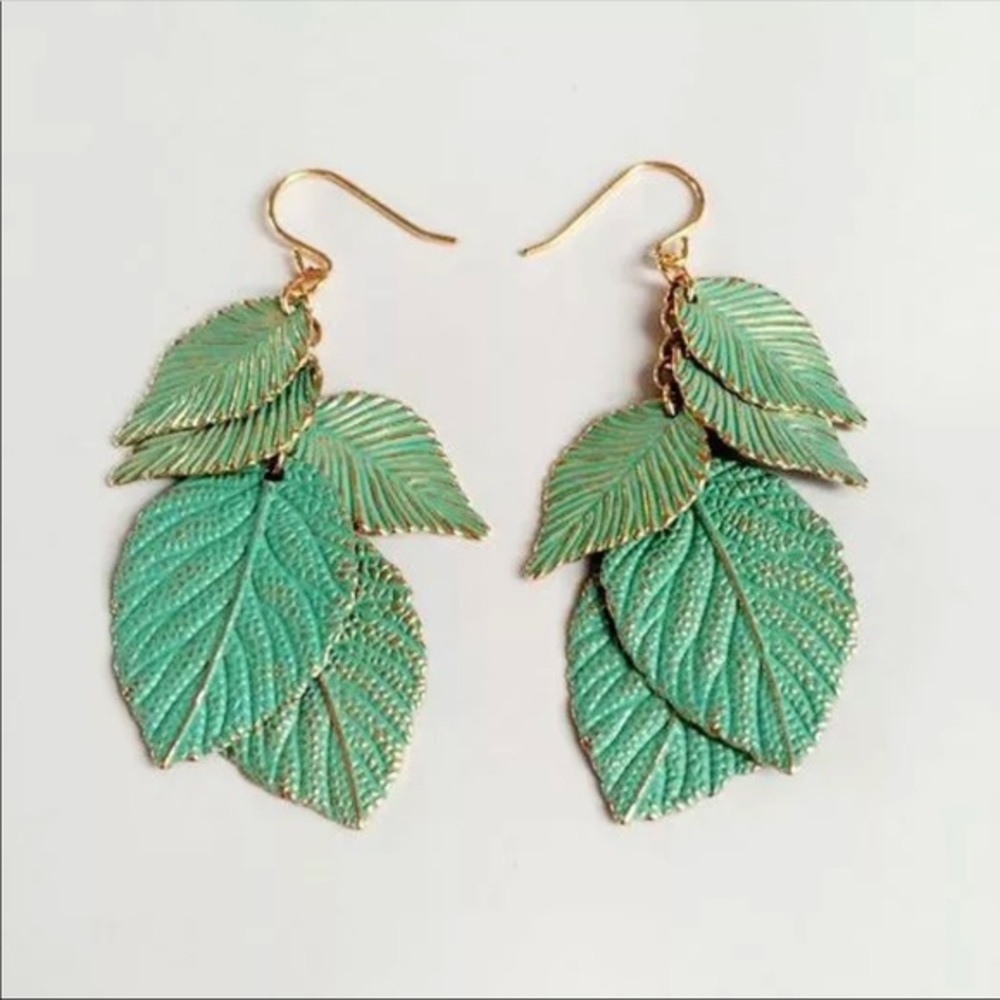 Vintage Leaf Earrings - Picture 1 of 2